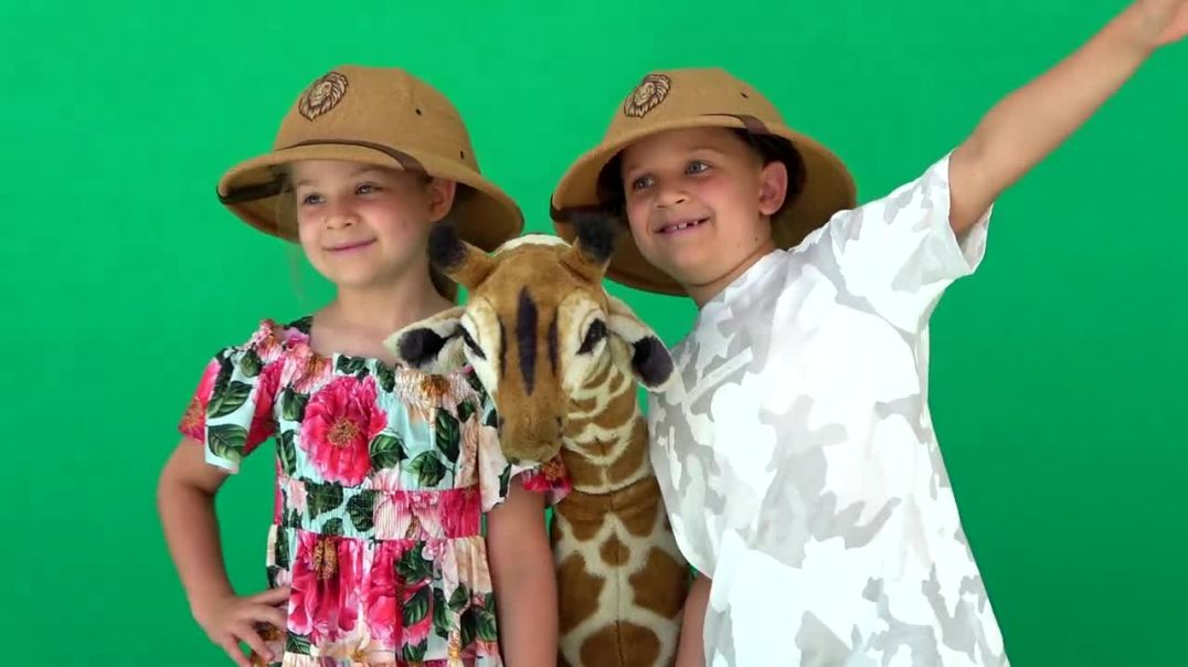 Diana-and-Roma-at-the-Zoo-Learning-about-Animals-Adventure