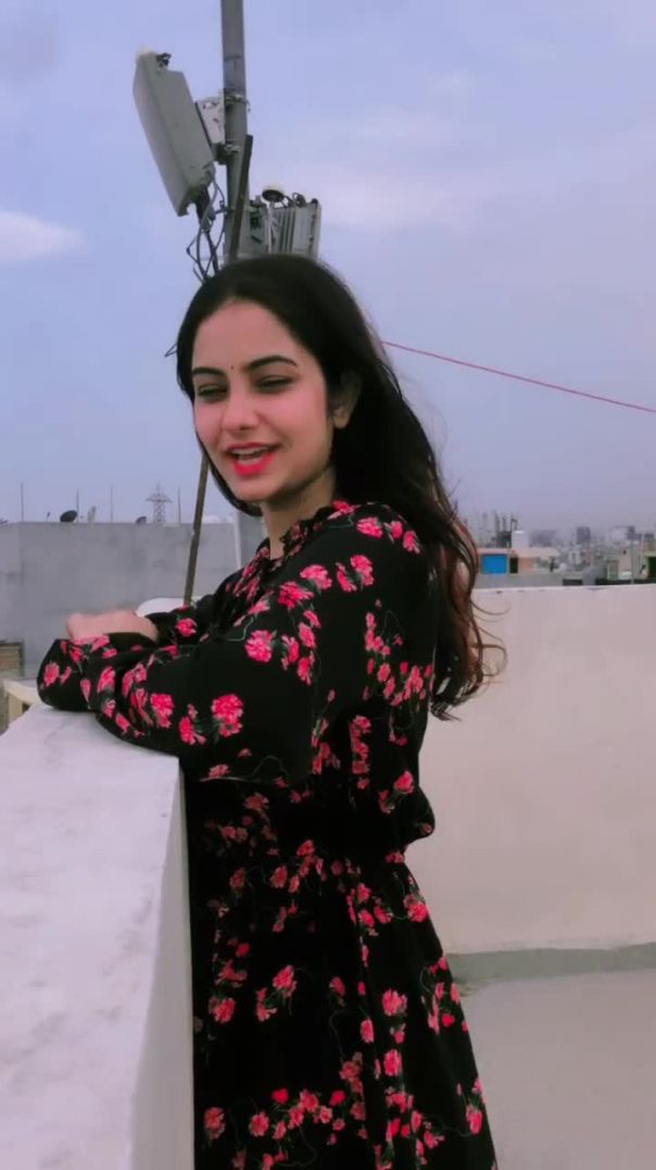 Teri Aankhon Ke Piche Piche Hum