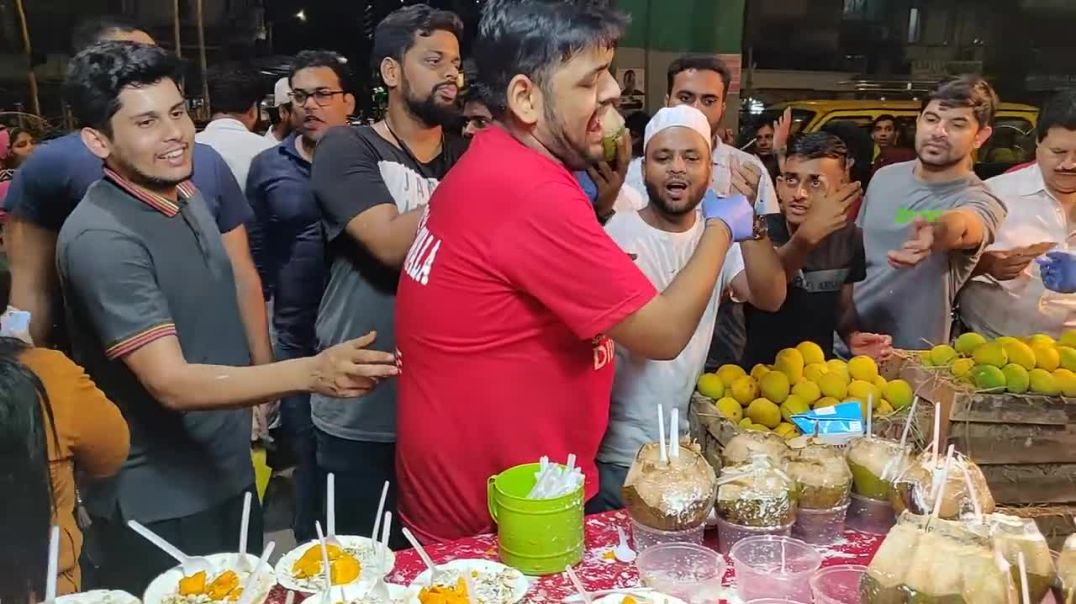 Coconut Cutting Ninjas _ Famous Dilwale Shake of India _ Indian Street Food