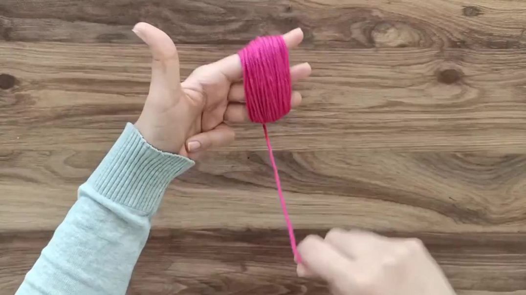 ⁣Kolay Ponpon Kalp Yapımı _ Amazing Valentines Day Crafts  _ Pom Pom Heart Making
