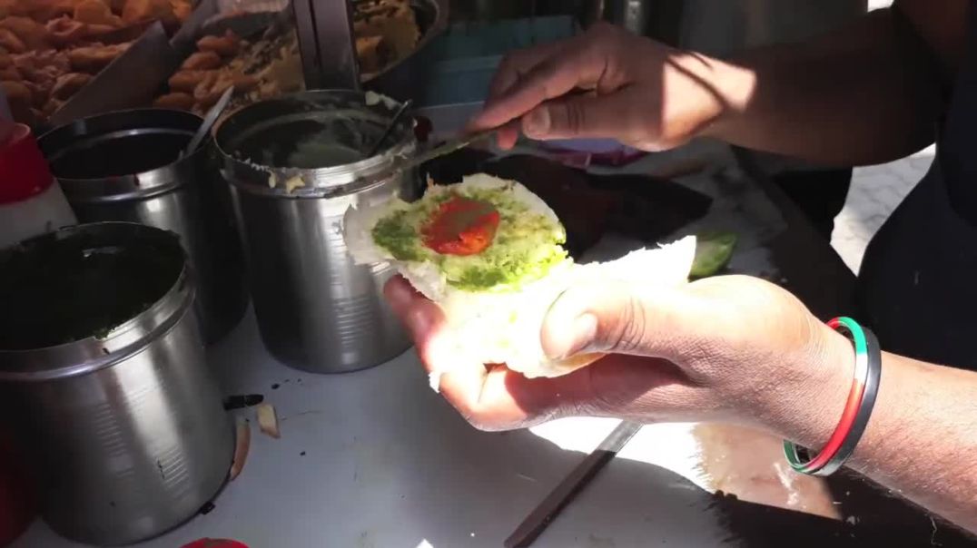 BIGGEST Vada Pav in India _ India's Very Own Burger _ Indian Street Food