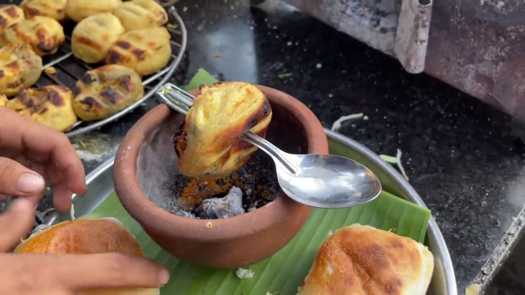 ⁣Barbeque Vadapav in a Jungle _ Junglee Vadapav _ Indian Street Food