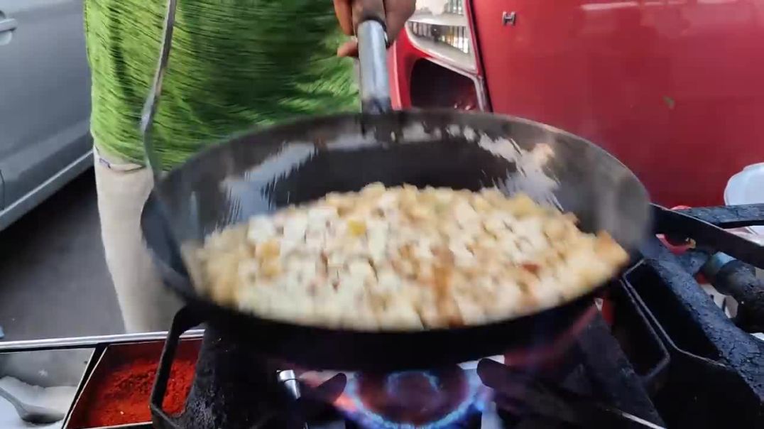 Cheesiest Omelet of India _ Roadside Omelet Sandwich _ Indian Street Food