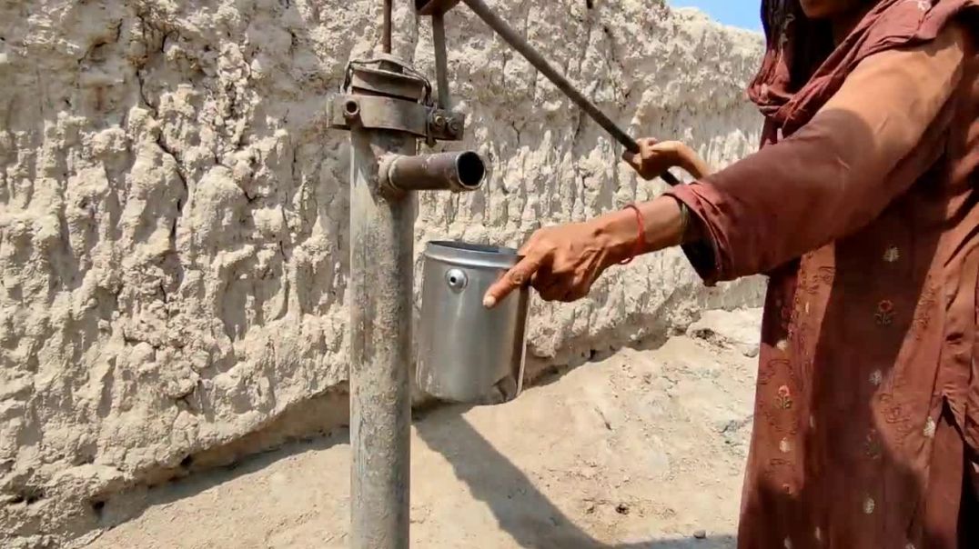 ⁣Bachay Barai Farokht😥Ghar Bana Do😭__Helping Poor People__Rahe Insaniyat__Jeewan