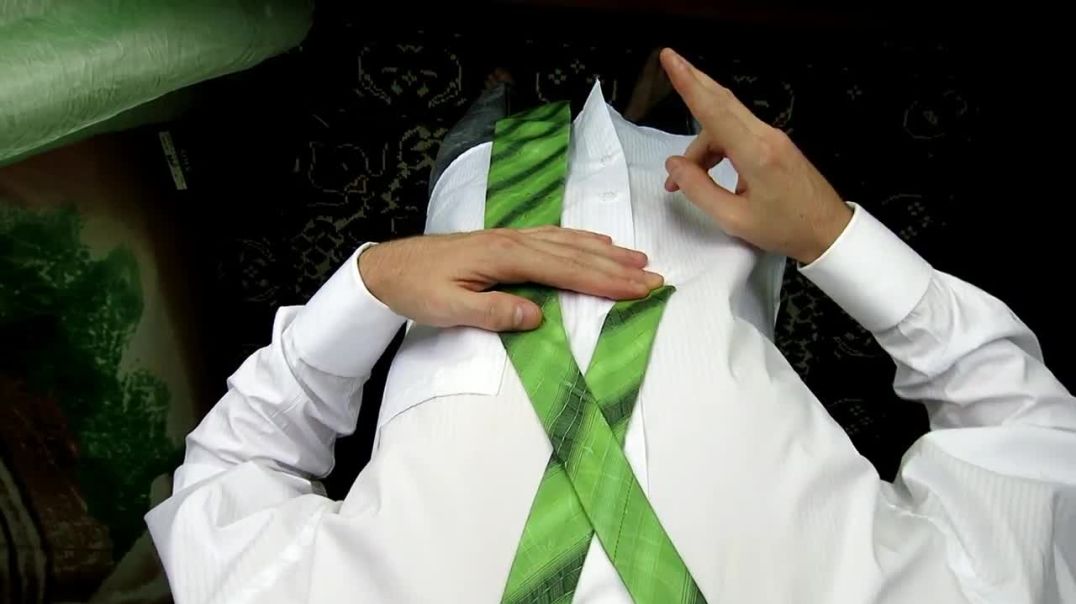 How to tie a Tie in 5 Steps _ Easy way for beginners