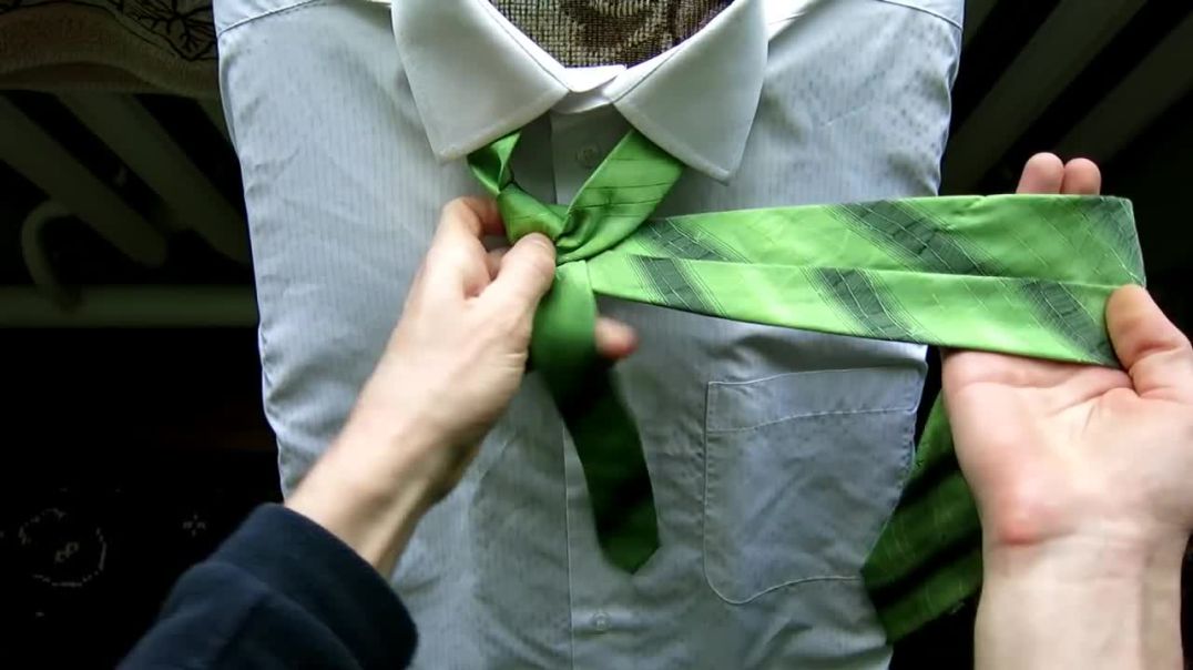 How to tie a tie - Caldwell Swagg necktie knot