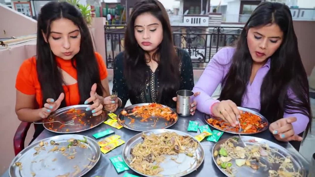 Hakka Noodles, Schezwan Noodles, Singapore Noodles, Chilli Garlic Noodles etc