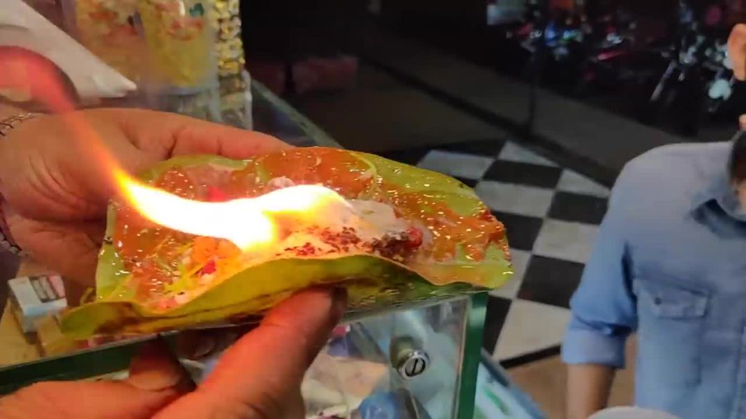 ⁣BURNING FIRE PAAN _ Most Extreme Betel Leaf Mouth Freshener _ Indian Street Food