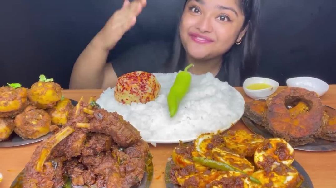 SPICY MUTTON BHUNA FRY 🔥 SPICY CHICKEN FRY, EGG TAWA FRY, TANDOORI FISH FRY WITH PHENA BHAT _EATING