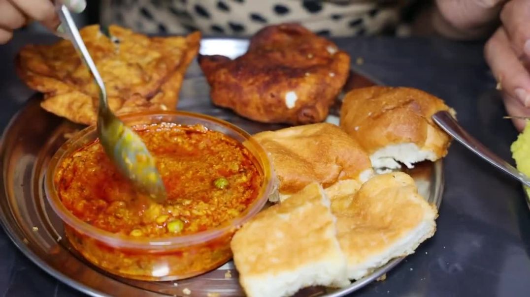 ⁣Dahi Golgappa, Aloo Tikki, Pav Bhaji, Chocolate Samosa, Malai Samosa, Raj Kachori Eating Challenge