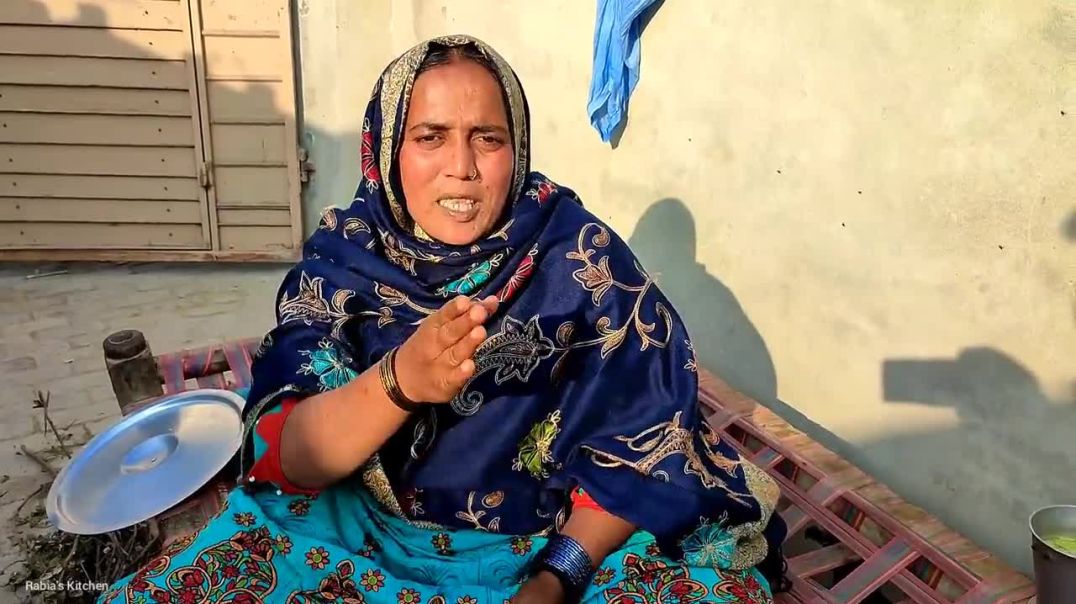⁣Village Style White Mutter Pulao Wow😋_ Rabia Ahmad Vlogs