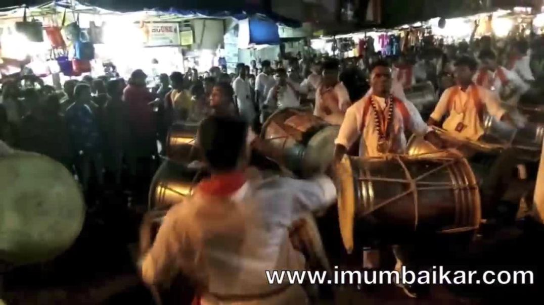 Best Dhol Tasha ever played for Ganesh Chaturthi 2015 (Vile Parle Ka Raja)