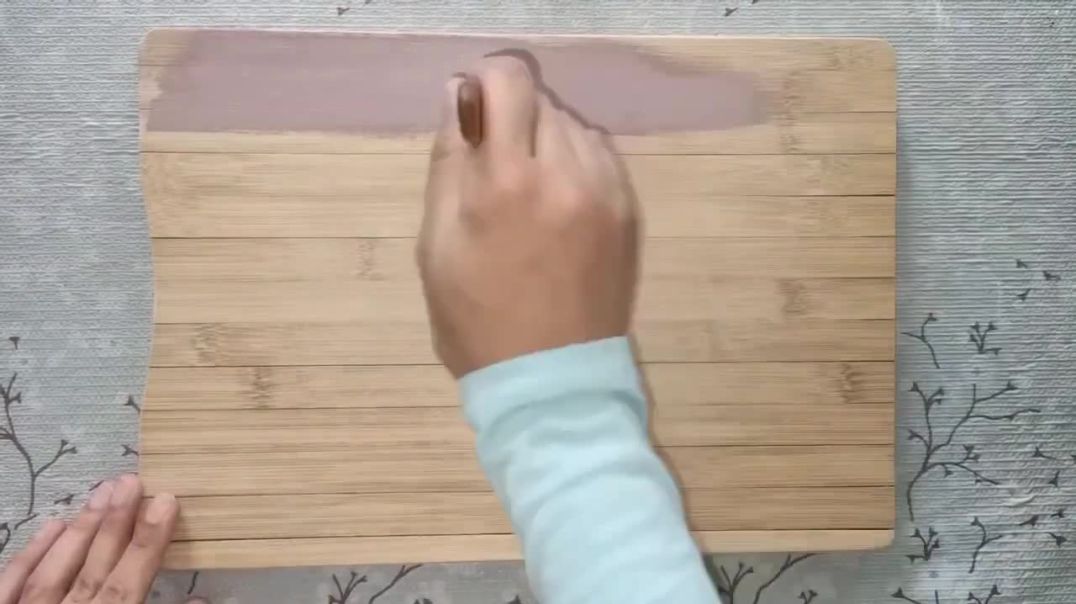 ⁣ESKİ KESME TAHTASI VE ANTEP FISTIĞI KABUĞUNDAN EFSANE BİR GERİ DÖNÜŞÜM