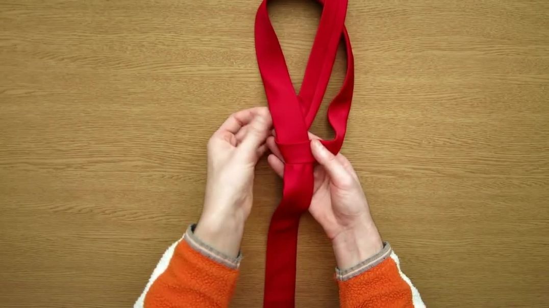 Trinity knot for Beginners step by step _ How to tie a tie