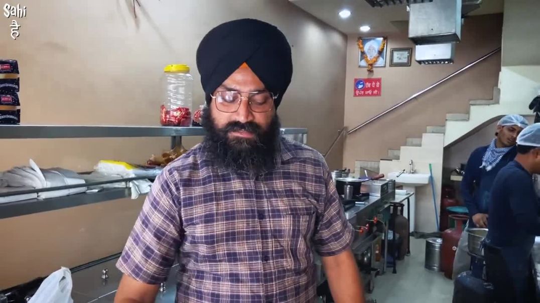 Mr Singh Punjab & Paratha King _ Paper Paratha, Stuffed Lachha Paratha _ Street Food India