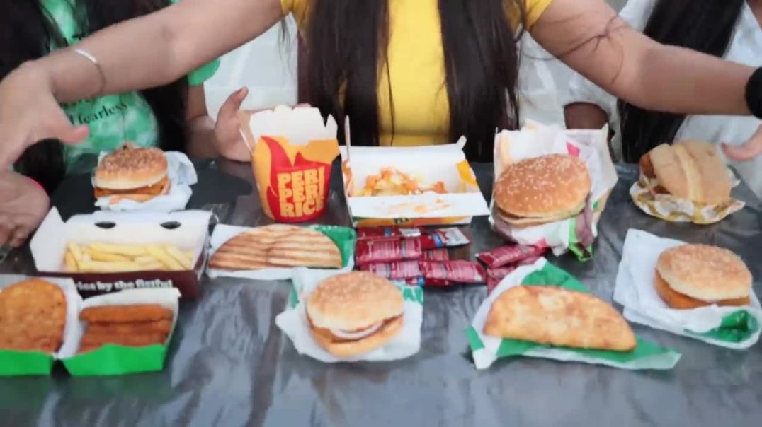 Eating Burger King Full Menu Finished In 5 Minutes Challenge 5 Burger, Rice, French Fries, etc