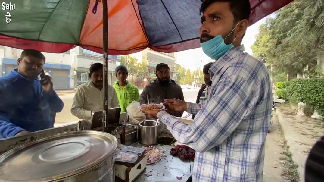 Pandit ji की Rajasthani Khasta Kachori _ Bheega Kulcha _ Indian Street Food Ludhiana
