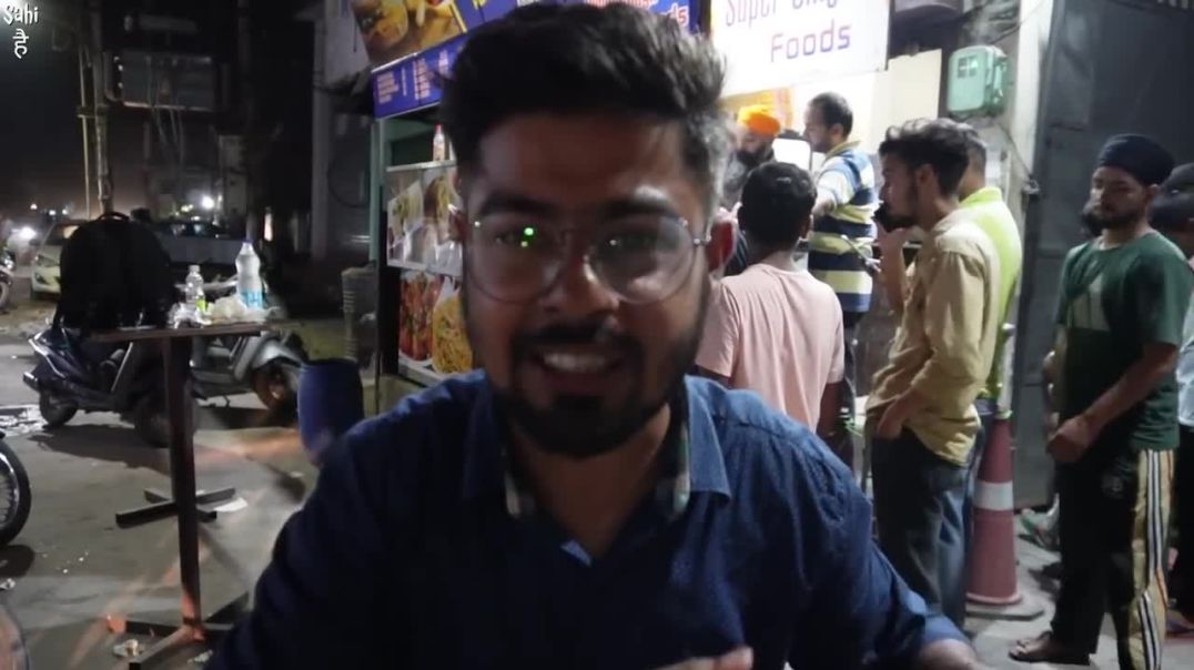 Mr Toofan Singh Ka Toofani Tadka Burger _  Street Food India