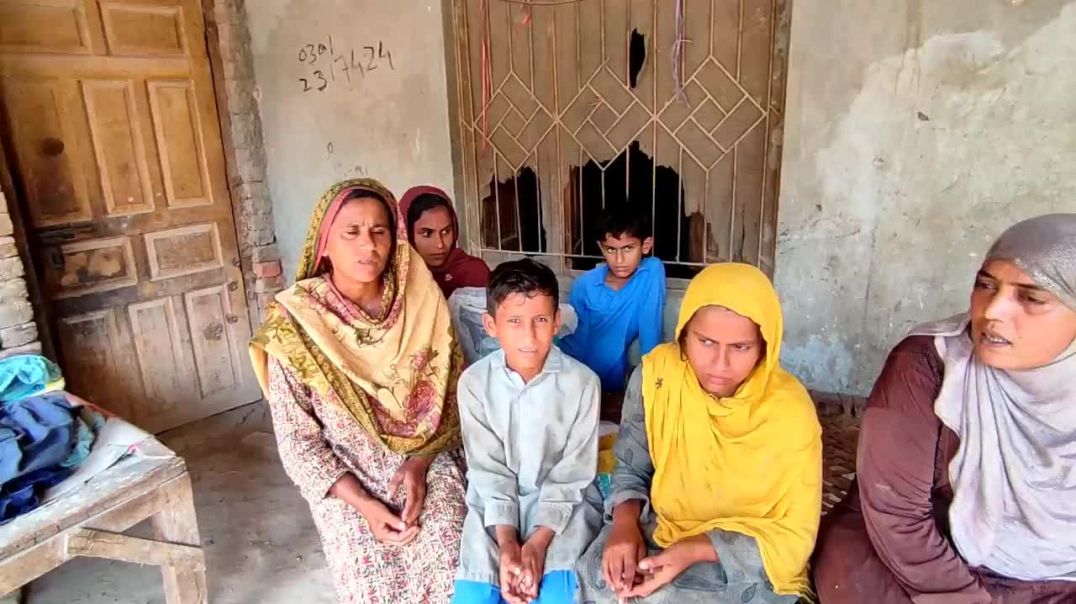 ⁣Alhamdulilah Rashan Distributing In Needy Familys 🤗__Helping Poor People__ Rahe insaniyat