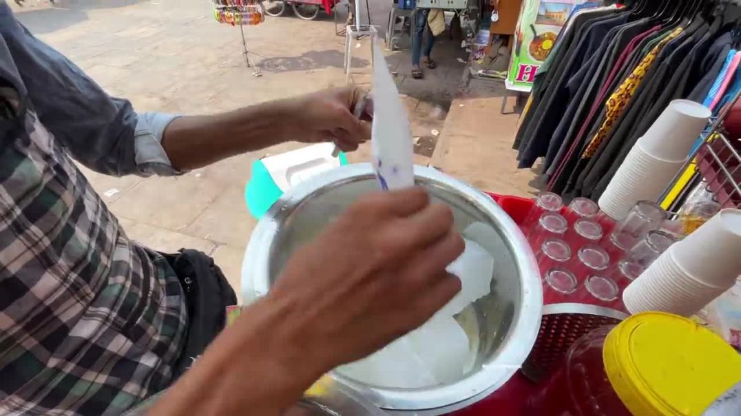 Charminar's Famous Mohabbat ka Sharbat _ Indian Street Food