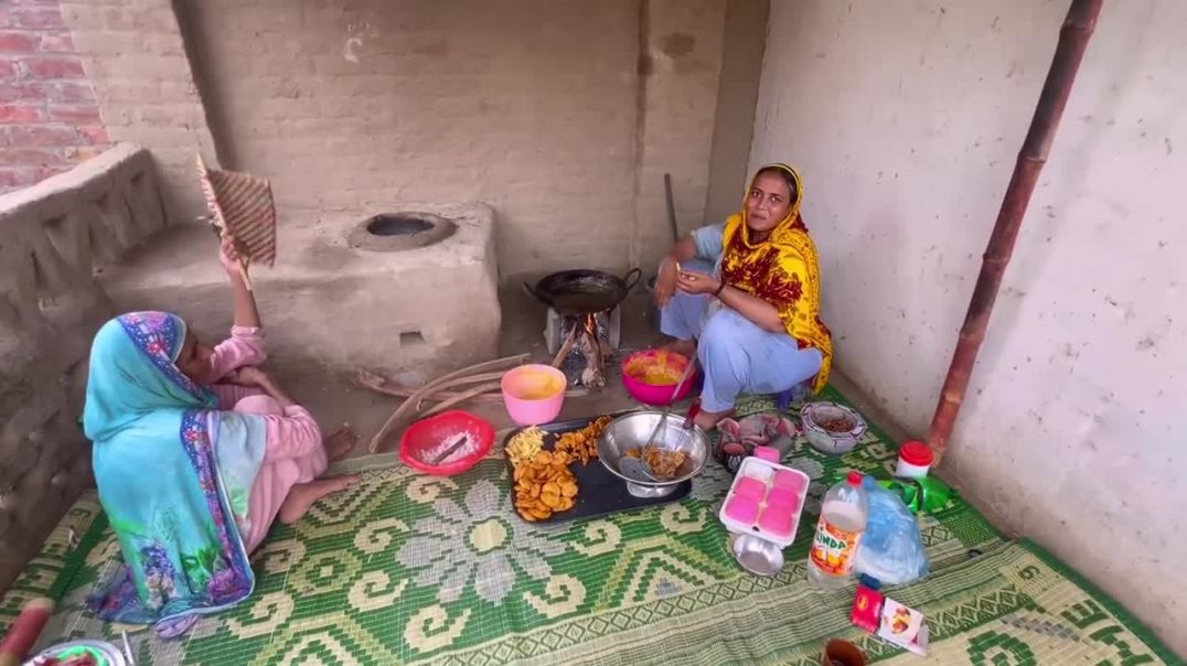 ⁣Village Routine In Rain 🌧 _ Village Cooking _ Pakistani Village Life 🇵🇰