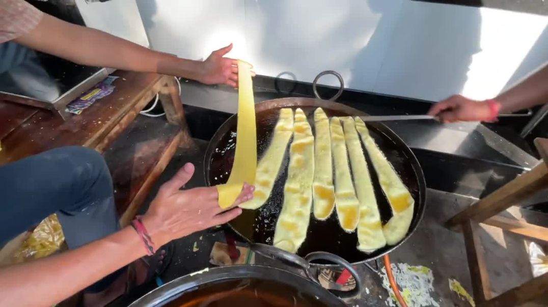 Automatic Fafda of Surat _ Gujarat Speical Fafda _ Indian Street Food