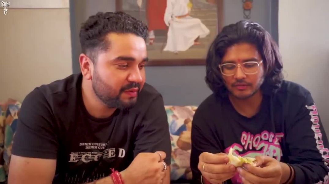 ⁣Punjabi Food Vloggers Tasting Tibetan Street Food _ Street Food India