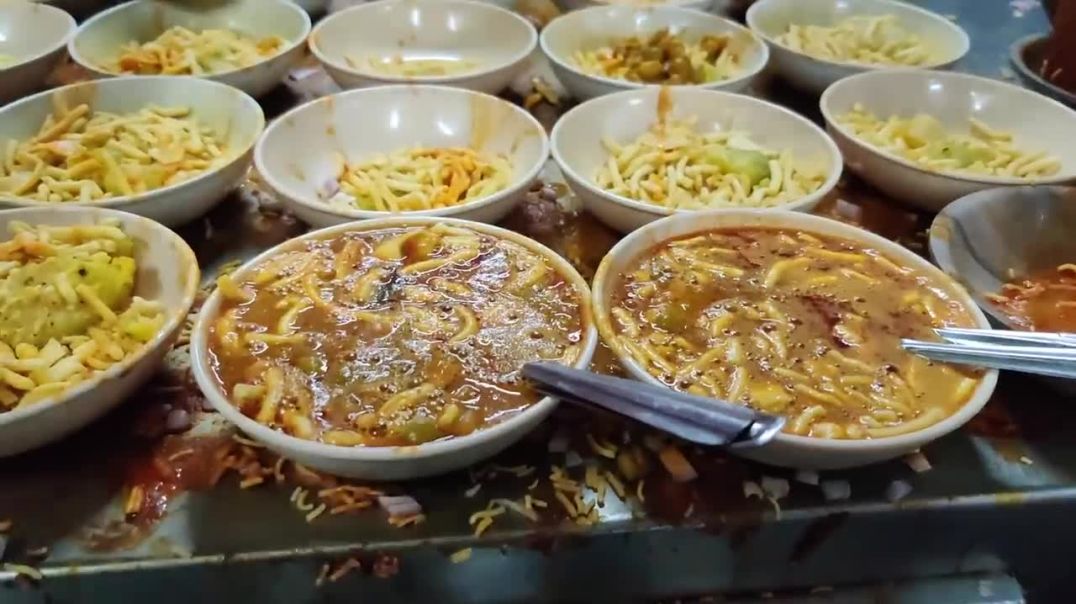 Best Misal Pav in Thane _ Spicy Mamledar Misal Pav _ Indian Street Food