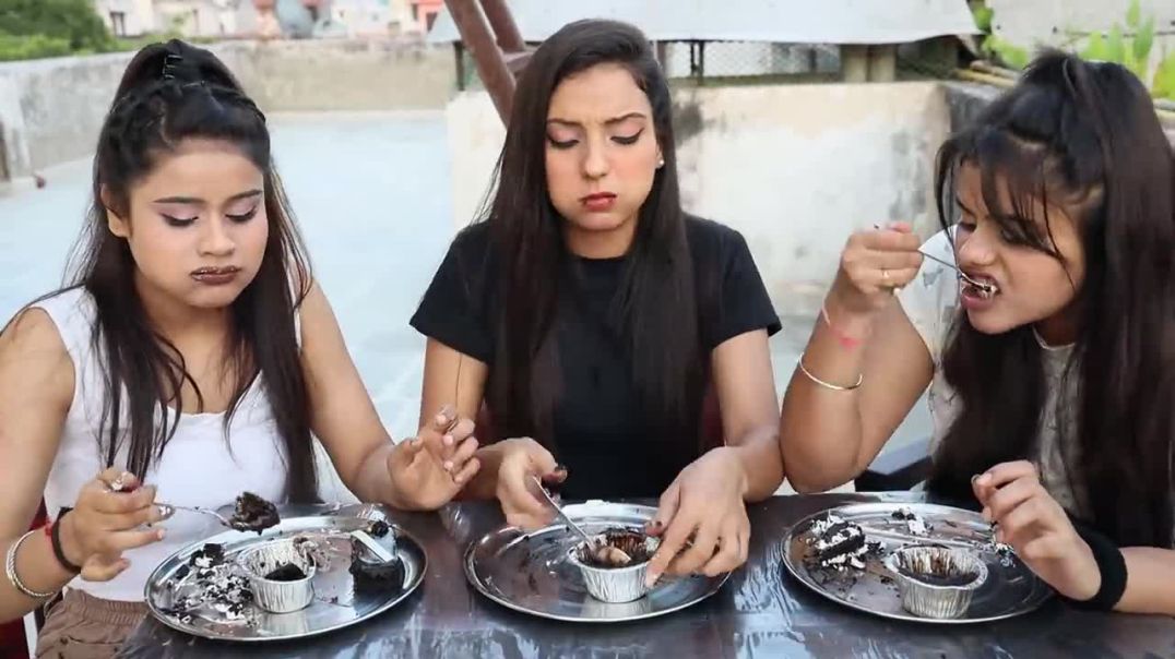 ⁣Choco Lava, Chocolate Crunch Pastry, Choco Truffle Pastry, Black Forest Pastry Eating Challenge