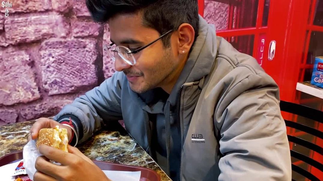 Sardarji Selling Burgers at ₹ 20 _ Indian Street Food _ UK Taste _ Burger King से भी Tasty