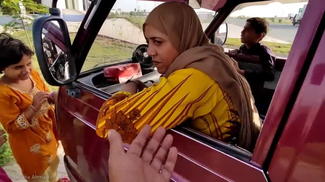 ⁣Raat Ko 3 Baje Ghar Se Nikle Begam Udas Ho Gai 😘