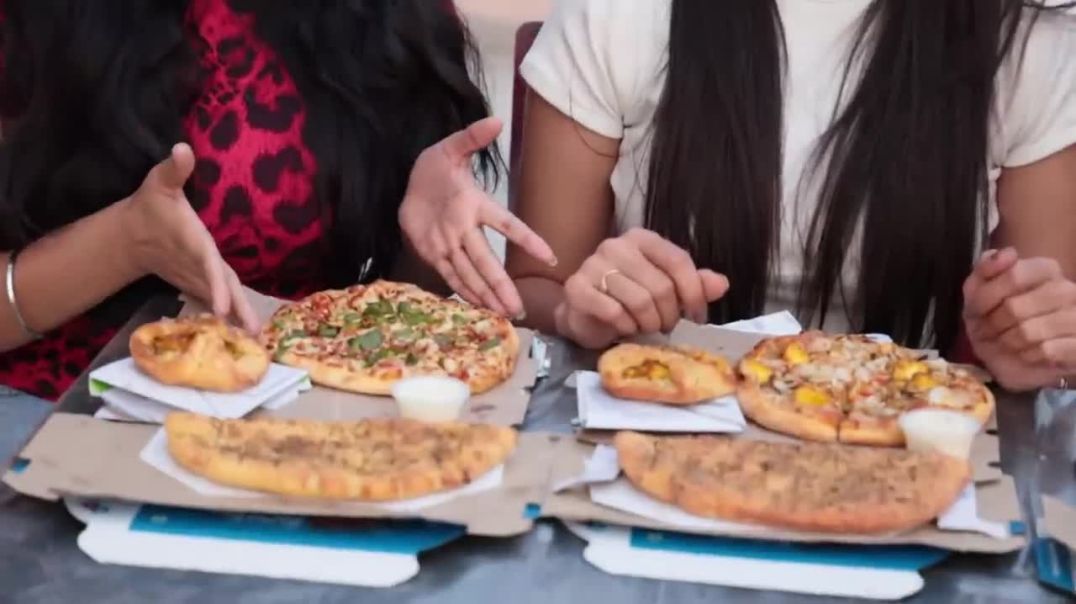 Domino's Pizza, Zingy Parcel and Garlic Bread Eating Challenge Street Food Food Challenge