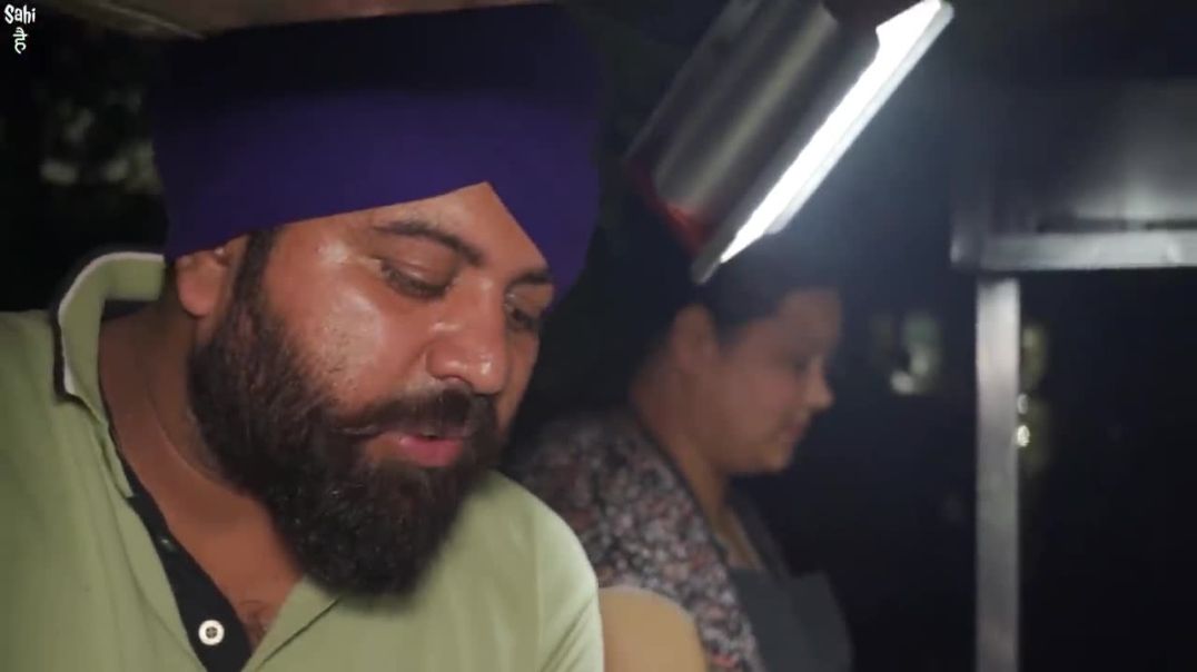⁣Super Cute Punjabi Couple Ka Mumbaiya Street Food _ Street Food India