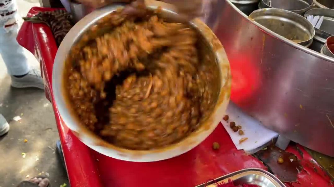 Delhi Style Chole Kulche in Mumbai _ Indian Street Food