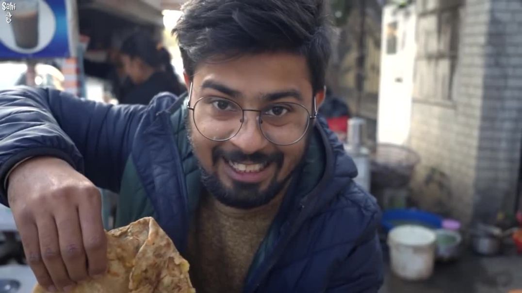 Llb Lawyer Mam Selling Huge Tawa Paratha In Punjab