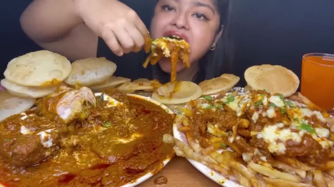 ⁣BUTTER CHICKEN WITH TANGDI 🍗🔥 WITH LOTS OF SOFT LUCHI AND BUTTER CHICKEN POUTINE _FOOD EATING SHOW