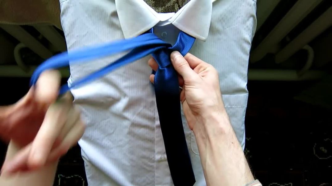 How to tie a Necktie - Queen knot