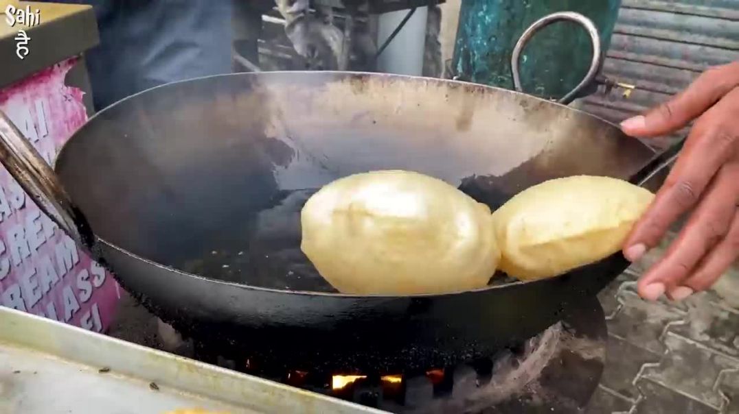 Ludhiana Highest Selling Desi Ghee Chole Puri Sabji _ Street Food India _ Gudd Ka Halwa