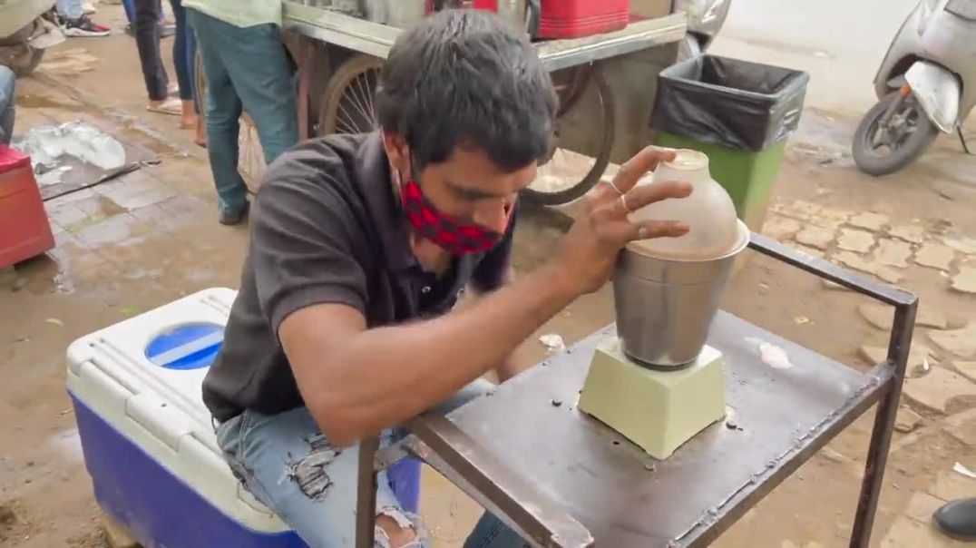 Man Blending Milkshake with Hand _ Indian Jugaad _ Indian Street Food