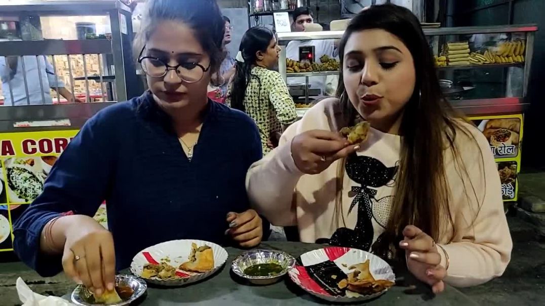 Samosa Eating Challenge Garma Garam SAMOSA Eating COMPETITION