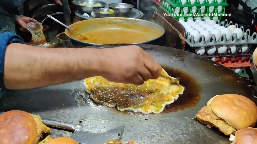 Special Egg Burger of India _ Omlet Pav Making _ Indian Street Food