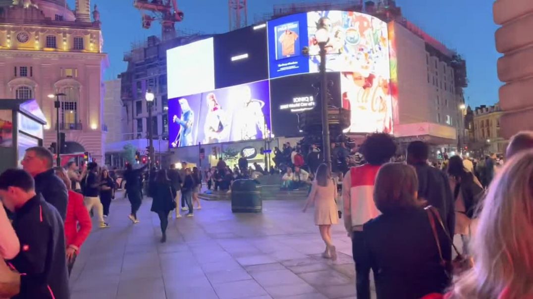 London Night Walking Tour _ London West End Night Summer Walk _ Soho, Piccadilly, Leicester Square
