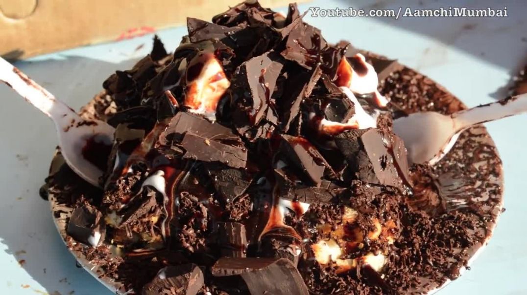 ⁣Sandwich with LOADS OF CHOCOLATE _ Chocolate BOMB Sandwich _ Indian Street Food