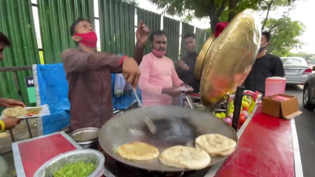 Flying Kulchawala of Mumbai _ Super Speedy Kulchewala _ Indian Street Food