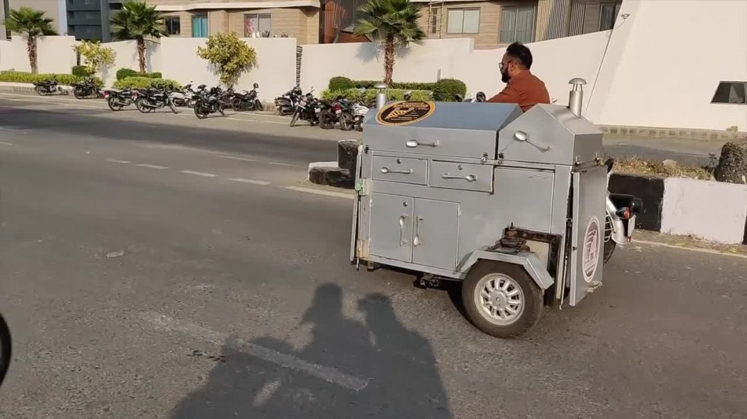 ⁣Man Selling Sandwich on his Bullet Bike _ Sandwich wale Bullet Raja _ Indian Street Food