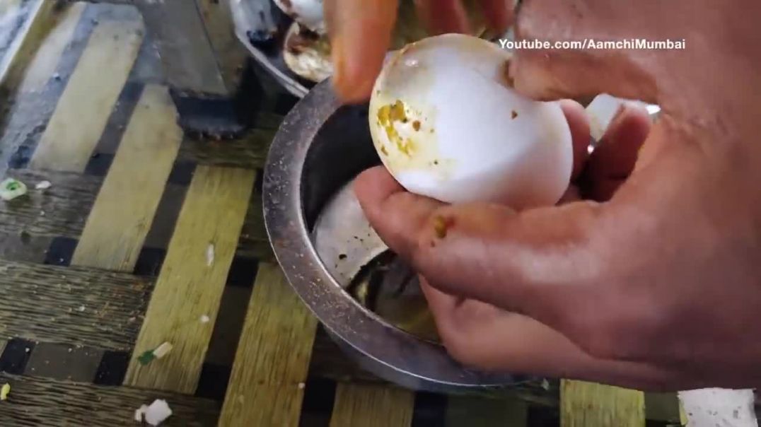 ⁣TEEN PATTI Omelette _ 3 Layer Omlet with Egg Curry _ Indian Street Food