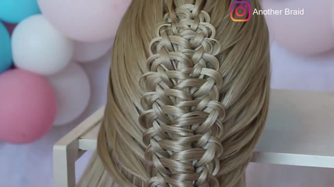 Knotted Loop Braid by Another Braid
