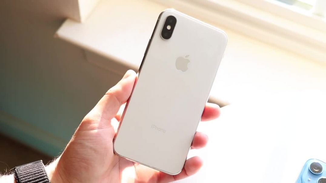 ⁣The iPhone X Is INSANE!