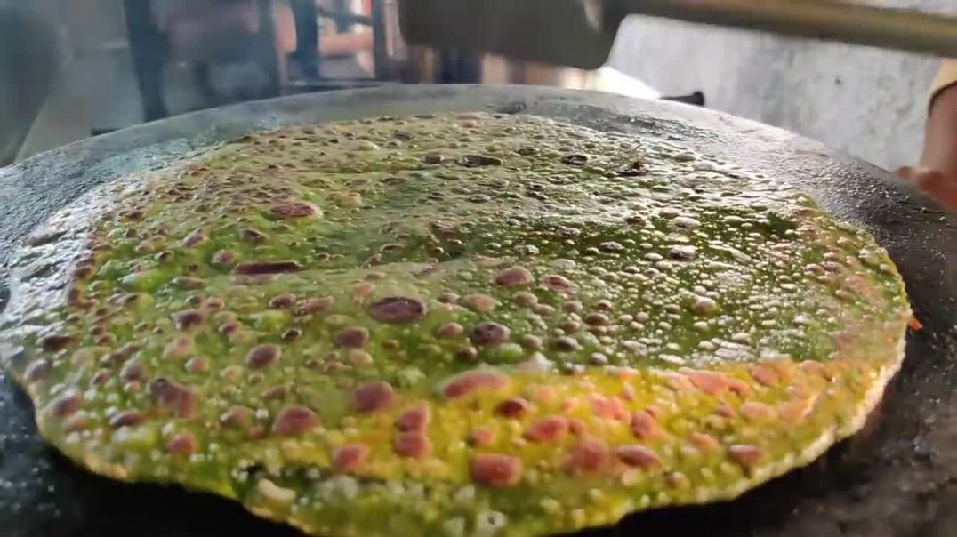 Famous Green Paratha of Nagpur _ Spinach Cheese Paratha _ Indian Street Food