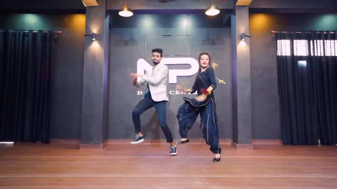 ⁣Mummy Nu Pasand - Dance Video - Punjabi Dance Choreography (1)